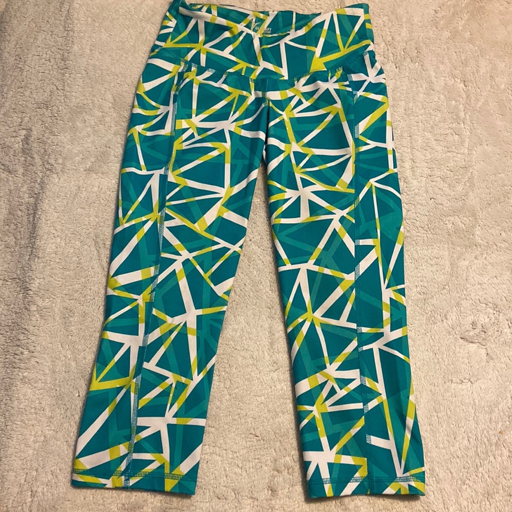 size small neon printed old navy cropped leggings